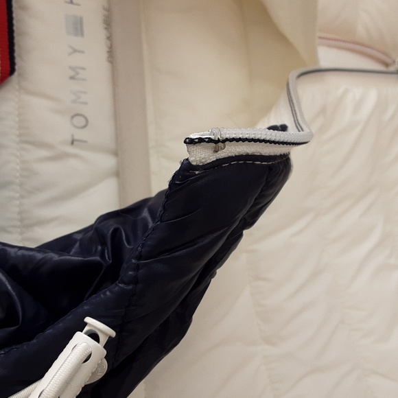 Tommy Hilfiger Puffer Jacket EUC - Picture 9 of 16